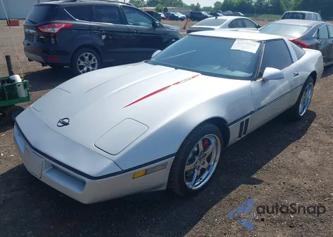 1990 Chevrolet Corvette из США, поврежденный, VIN 1G1YY2383L5107911